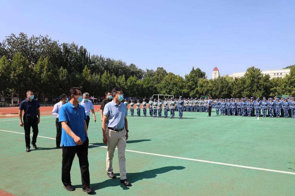 党委书记张祥云看望慰问军训师生